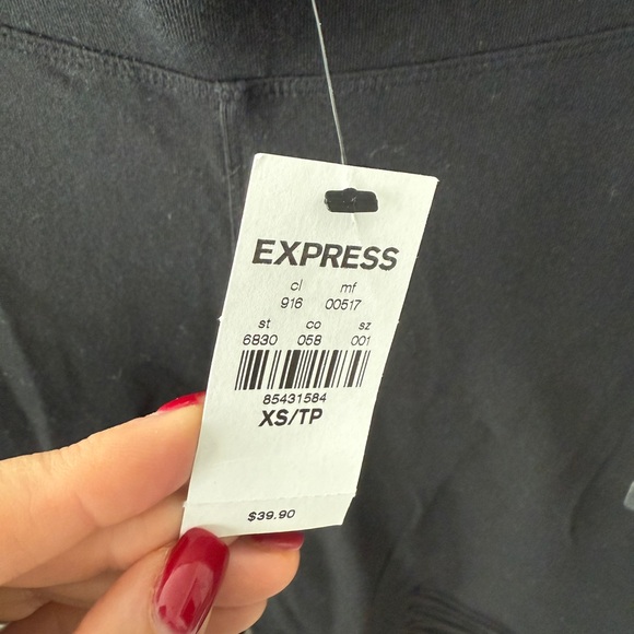 New with tags Express Ripped Black Ripped Leggings - Picture 3 of 6